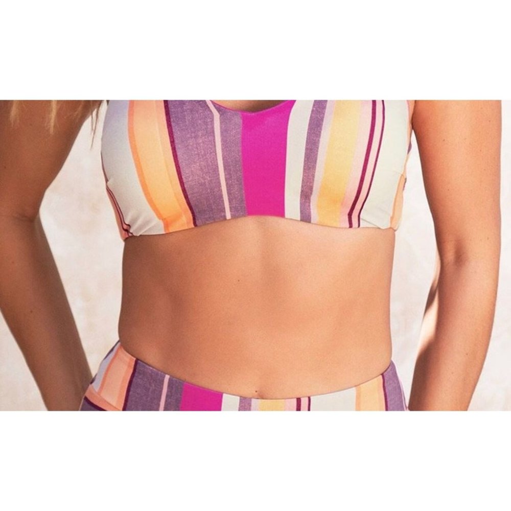 👙 Cupshe Swimsuit Bikini Top   NWT Size Medium